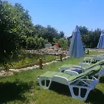 Calla Retreat Lodge Vezenkovo