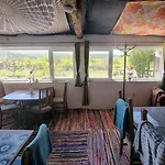 Calla Retreat Lodge *
